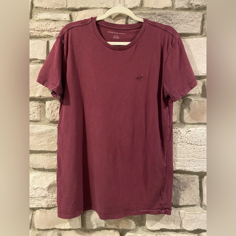 American Eagle Martin Tshirt - M
